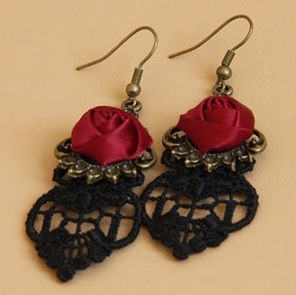 Earrings - Picture 4 of 5
